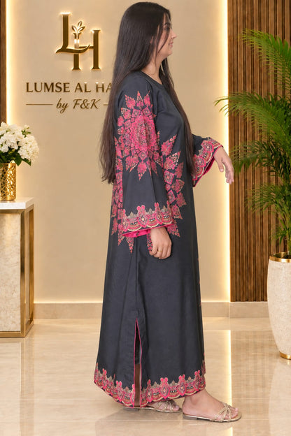 Rang-e-Gul – Elegant Black & Pink Printed Kaftan