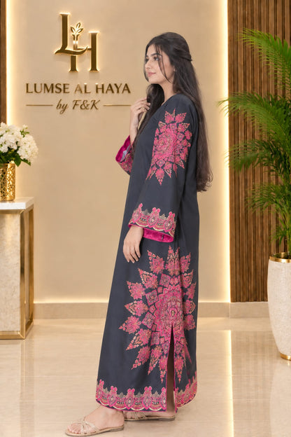 Rang-e-Gul – Elegant Black & Pink Printed Kaftan